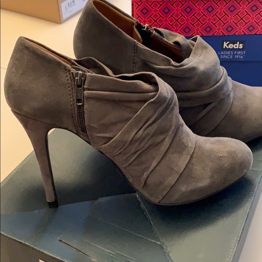 Zara gray suede booties